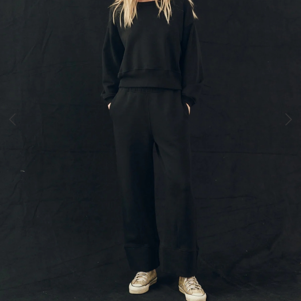 THE GREAT. Women's Black Crew Neck Sweater